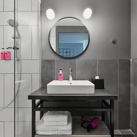 Hotel Moxy 3*