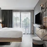 Hotel B&B HOME La Ciotat 3*