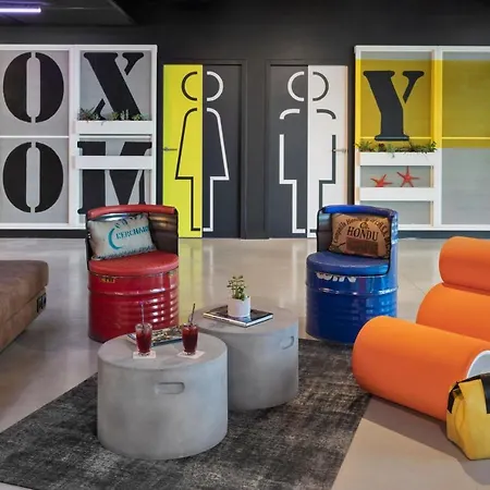 Moxy 3*