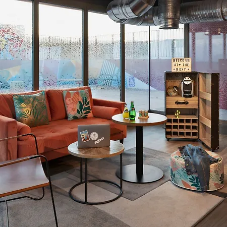 Moxy Hotel 3*