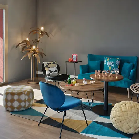 Moxy Hotel 3*