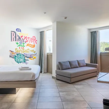 B&B HOME La Ciotat Hotel 3*